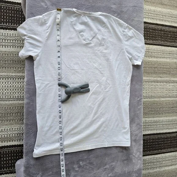 Burberry Brit white v neck T shirt - Picture 9 of 10